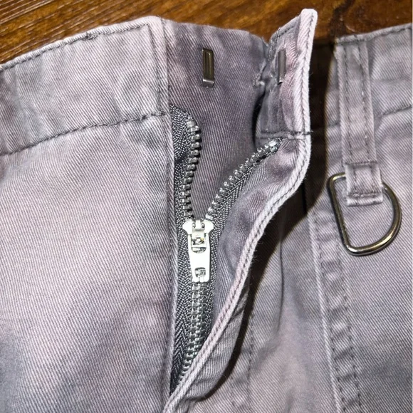 ⭐️Forever 21 Gray Acid Wash Cargo Buckled Cuffed Jogger Pants Size L - Picture 11 of 14